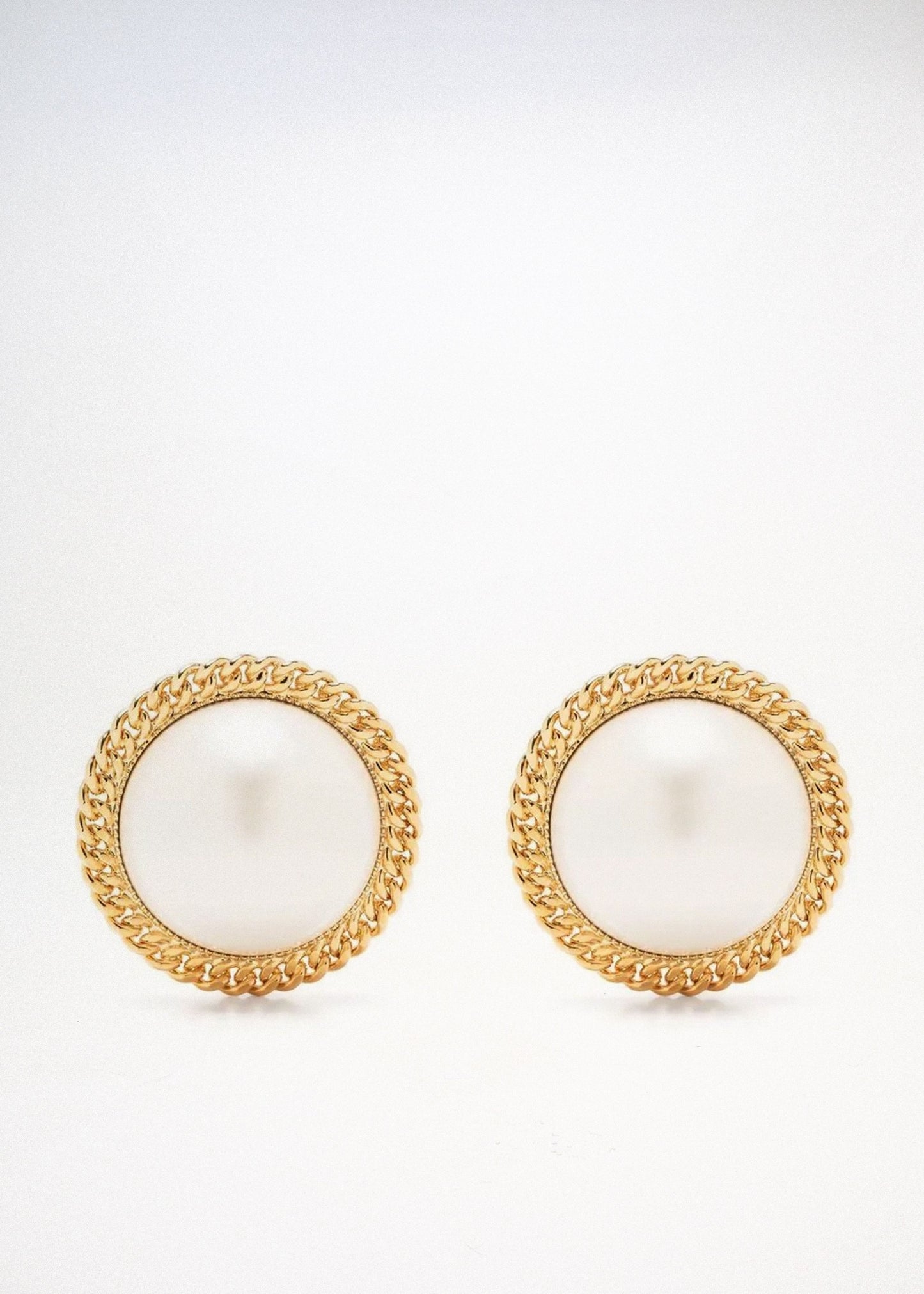 Oversize pearl earrings